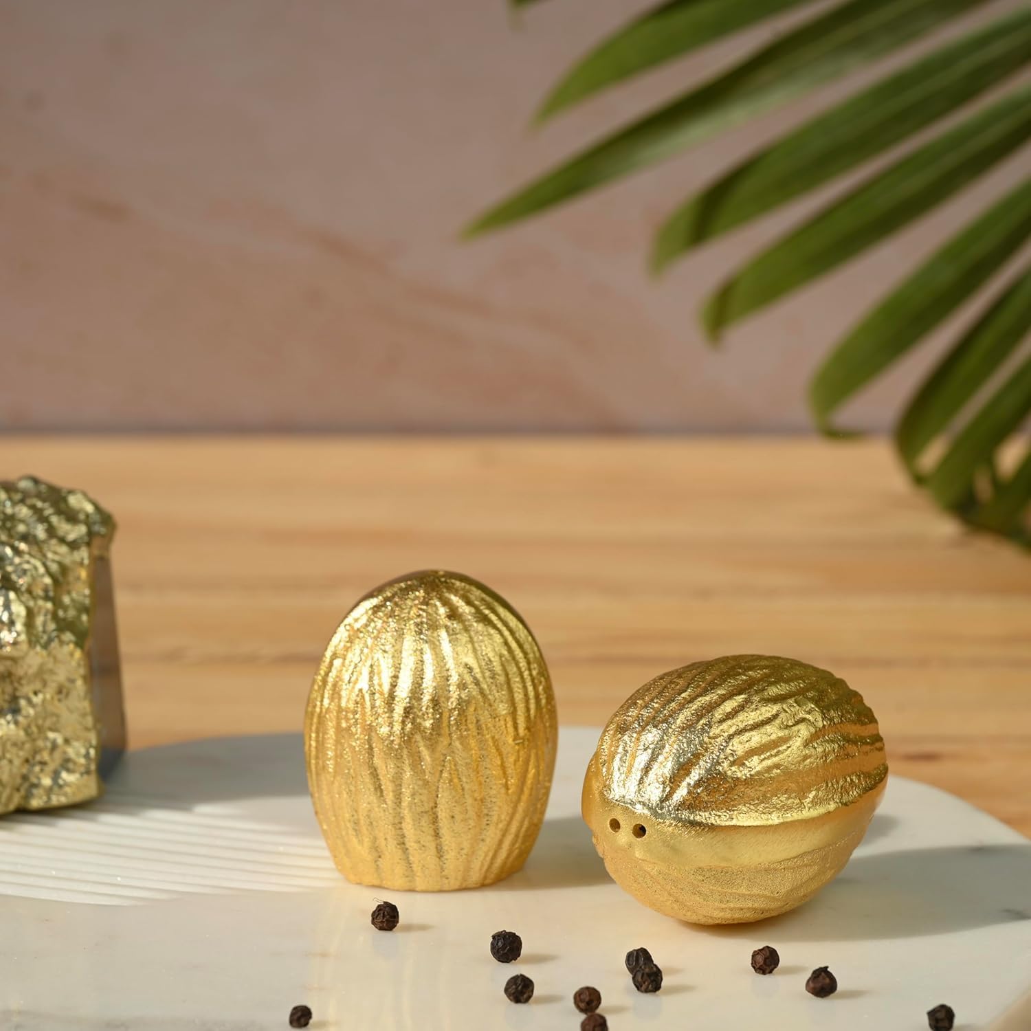 Elegant Salt Pepper Shaker Set