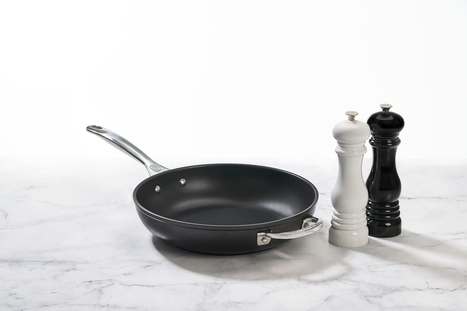 Le Creuset Salt Pepper Mill Set Black White