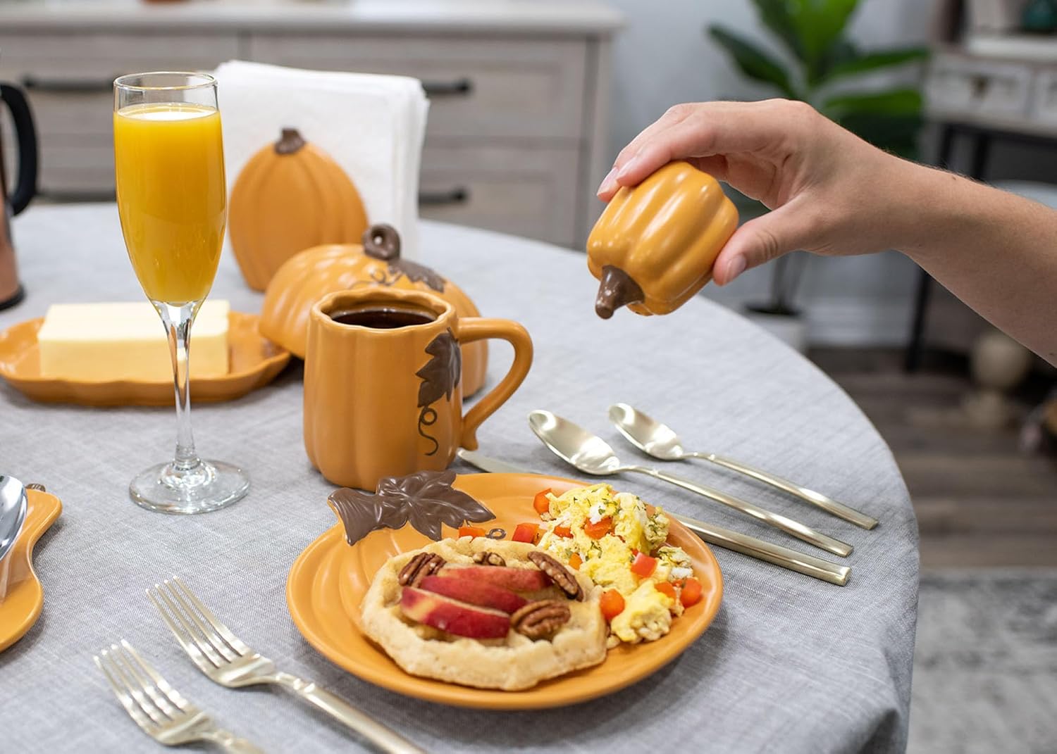 Xanthans Fall Faves Mini Pumpkins Salt Pepper Shakers