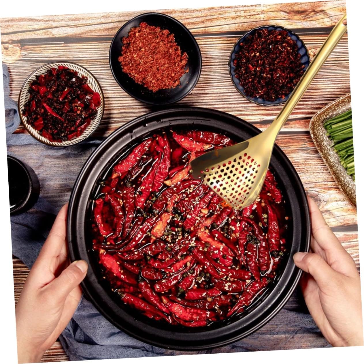 HOLIDYOYO - Stainless Steel Colander for Kitchen Gadget